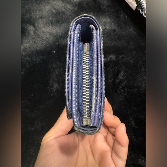 Louis Vuitton Tresor Wallet - Picture 7 of 17